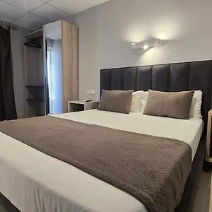 Q-royal Hotel